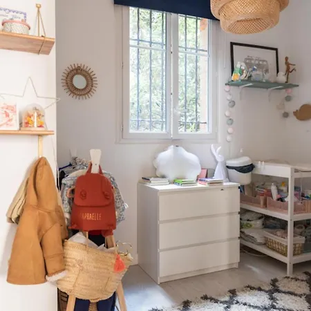 Nice And Bright 60 M With Wifi - Montmartre פריז