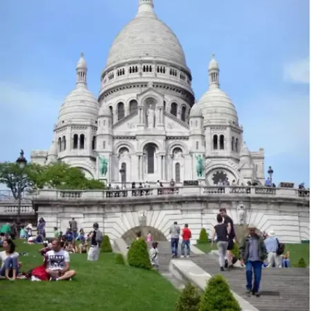 Nice And Bright 60 M With Wifi - Montmartre דירה